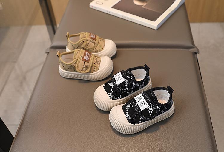 Product Introduction of Foreign Trade Baby Cartoon Shoes Korean Edition Autumn 0-3 Year Old Bear Soft Sole Men's and Women's Walking Shoes 8