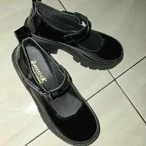 JustLook Jeongyeon Sepatu Docmart Sneakers Wanita Sneakers Shoes Fashion Korea