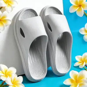 Menginjak sandal sandal mandi sandal eva sandal pasangan rumah sandal keluar sandal pria sepatu pantai