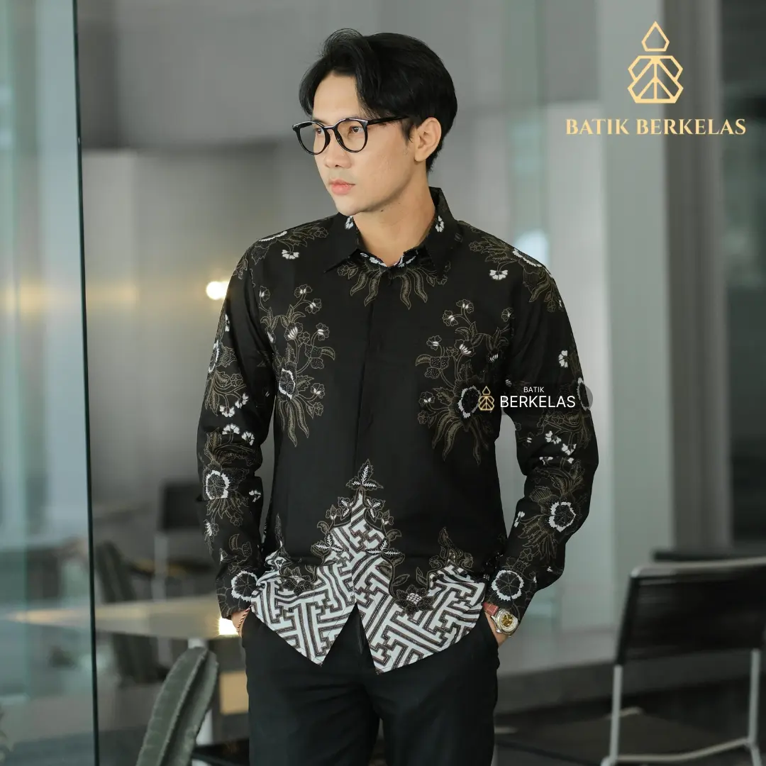 BATIK BERKELAS Prabu Hitam Kemeja Batik Pria Slimfit Lapis Furing Katun Elegan Lengan Panjang Untuk Kondangan Lamaran Kantor