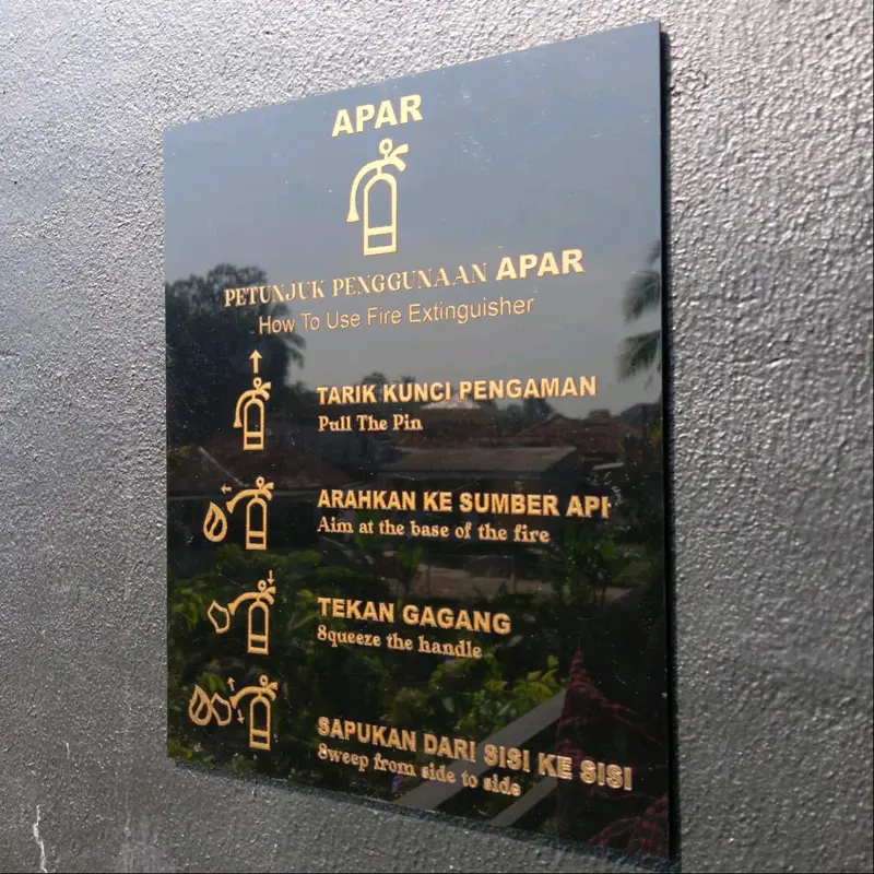 Signage APAR | Sign Alat Pemadam Api Ringan - Black Acrylic 0