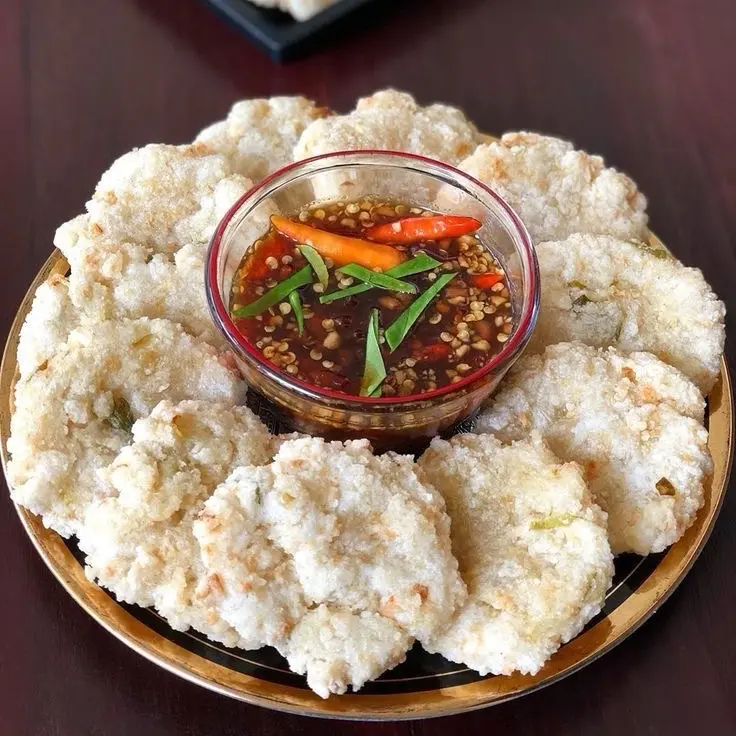 Cireng bumbu rujak pedass