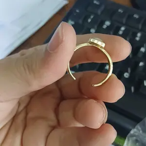 Cincin Wanita Emas Shine for Every Moment dengan Batu Hijau Marquise Sentuhan Alam yang Mewah Anti Karat