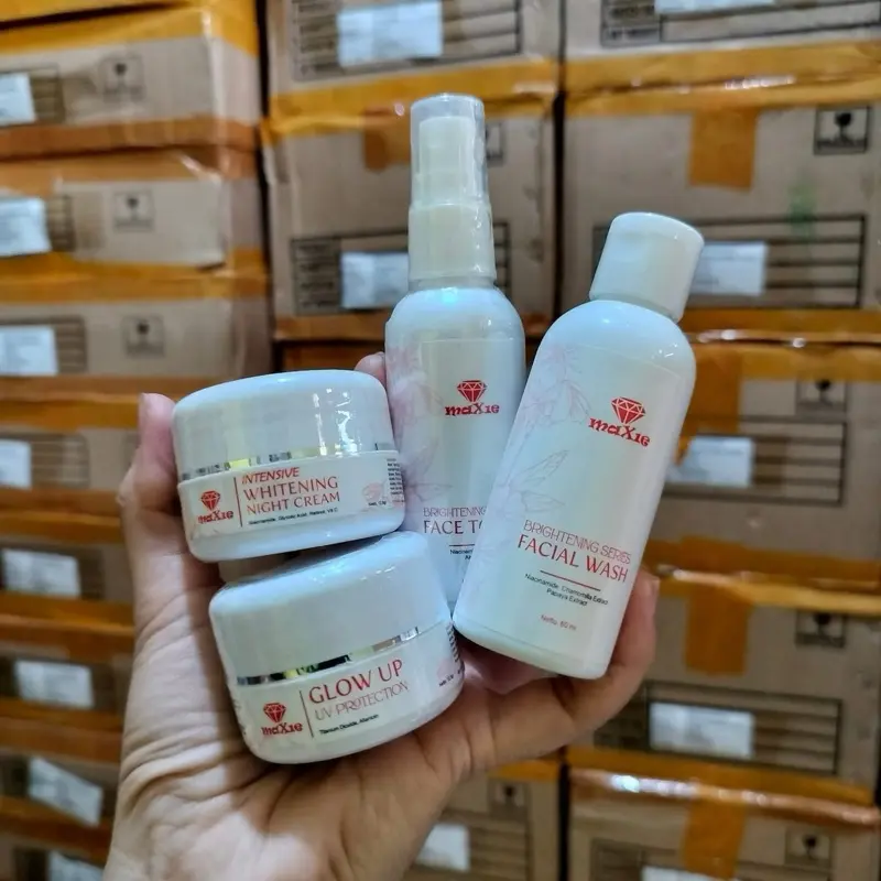 Cream Maxie Skincare BPOM Kemasan Baru RANDOM Tekstur Lebih SOFT Mencerahkan Perawatan Wajah Memutihkan Pencerah Pelembab 6