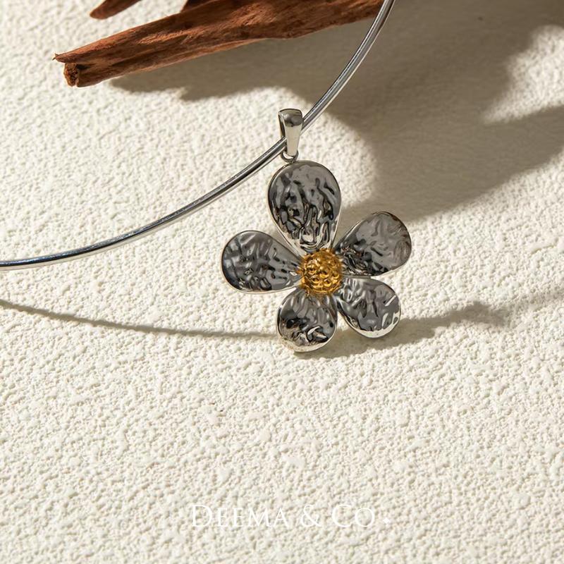 Deema & Co - Margherita Daisy Flower Duo Tone Choker and Bangle Set (Tarnish Free) hypoallergenic jewelry jewellery singapore 4