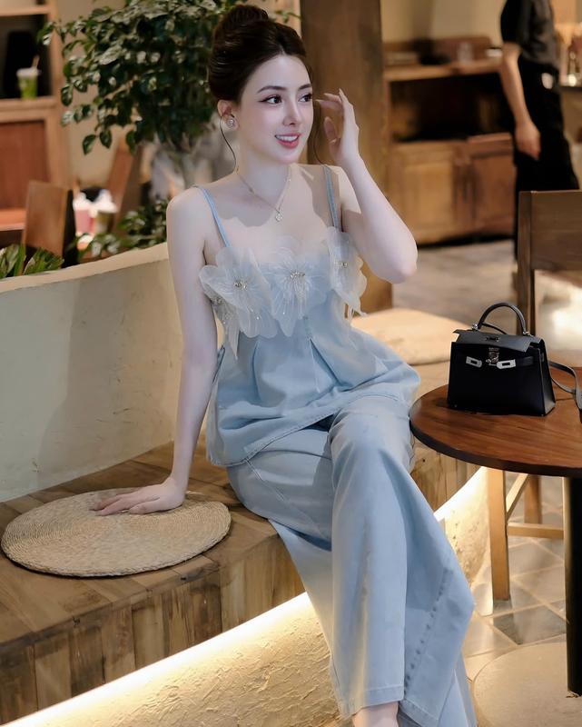 Set Áo 2 Dây Đính Hoa Bo Chun Lưng Mix Quần Ống Xuông Nữ Tính Nhẹ Nhàng, Chất Vải Thô Kaki