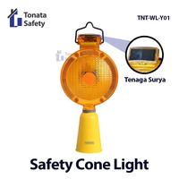 Gambar Solar Warning Light Traffic Cone Tonata / Lampu Safety Cone Kuning / Lampu Peringatan Solar untuk Cone / Solar Traffic Warning Light / Aksesoris Safety Cone / Lampu Peringatan Area Kerja / Peralatan Safety Jalan / Aksesoris Pengaman Lalu Lintas dari Tonata Indonesia Kab. Tangerang 1 Tokopedia