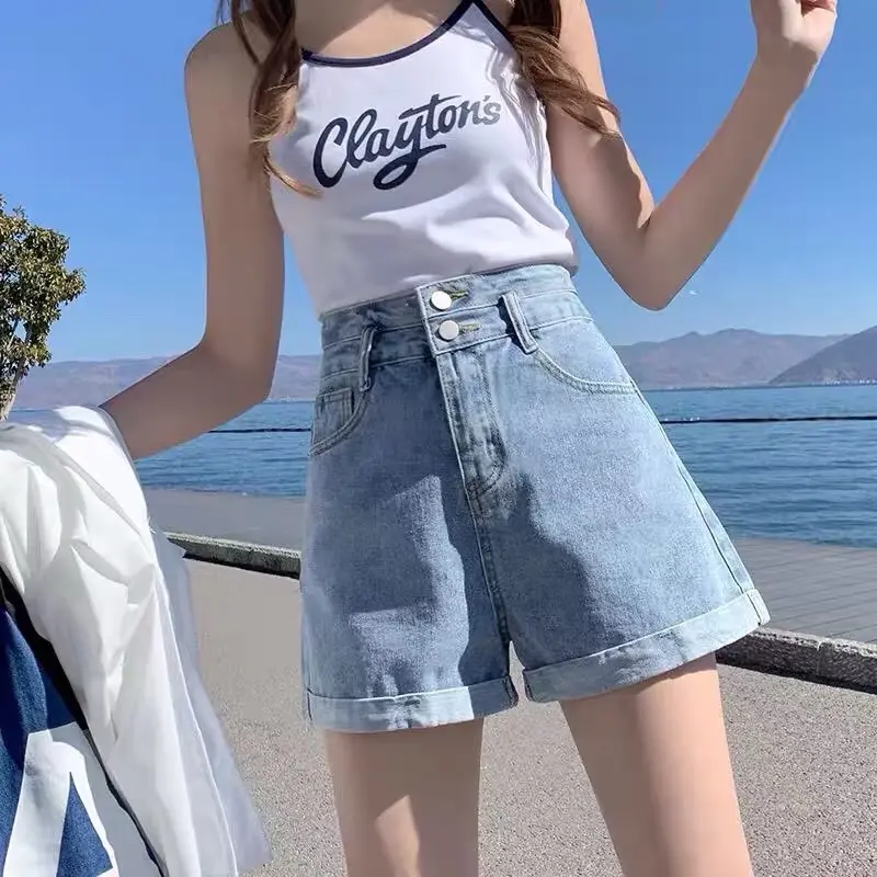 [Beevalue] Celana Pendek Jeans Wanita Highwaist Dua Kancing | Hotpants Highwaist Bahan Premium | Celana Jeans Wanita Tinggi Pinggang | Celana Jeans Wanita Highwaist Premium Korea | Shortpants Wanita (508) 1