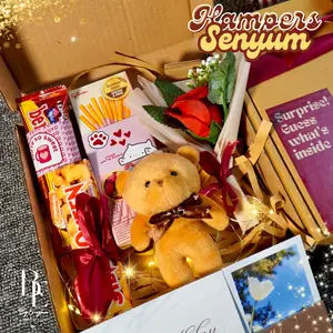 Hampers Snack Box Cokelat Kado Ulang Tahun Wisuda Hadiah Pacar Gift Box Buket Murah Jajan Skripsi Sempro Valentine Hari Guru Hari Ibu Anniversary Cewek Cowok Set Kado Murah Spesial Senyum