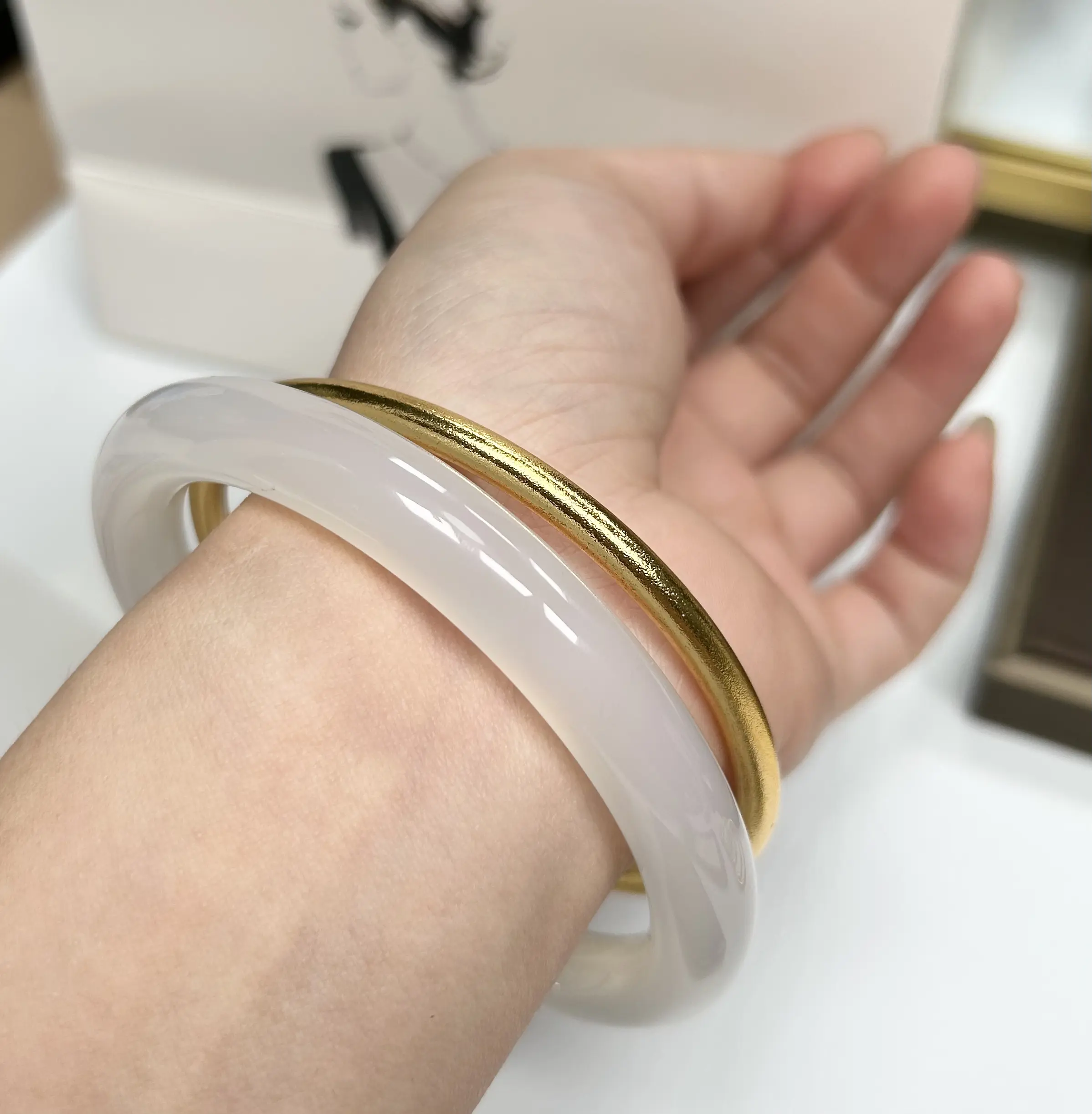 Vòng Tay Mã Não, Tự Nhiên Nguyên Chất, Ánh Trăng Trắng, Thanh Tròn, Độ Dày 8Mm