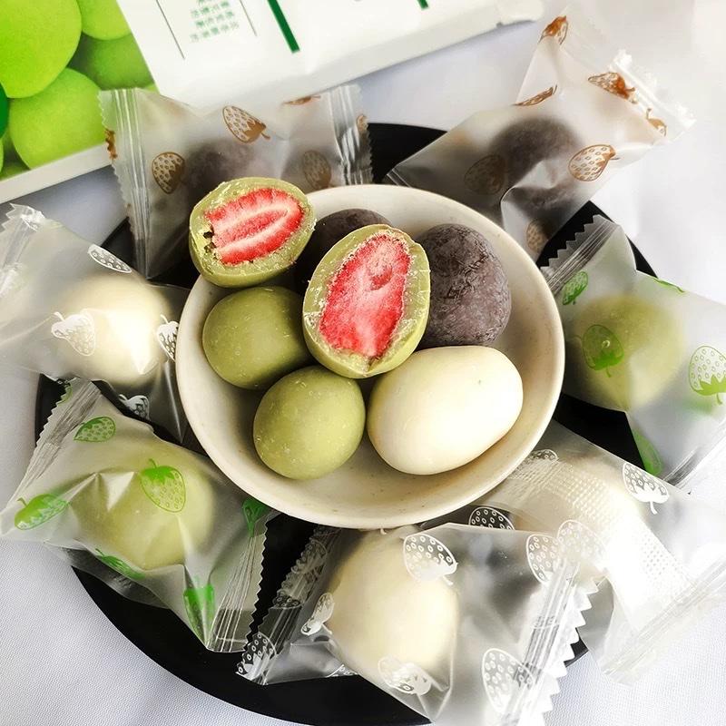 Tonys Cokelat Buah Strawberry Utuh – Cokelat Premium Isi Stroberi Asli 60gram Tonys Cokelat Buah Strawberry Utuh – Cokelat Premium Isi Stroberi Asli 60gram