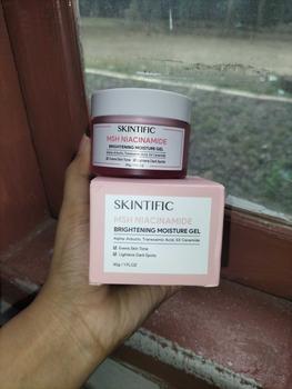 Product Review of SKINTIFIC MSH Moisturizer Niacinamide Brightening Moisturizer Glowing Moisture Gel 30g from e**r 0