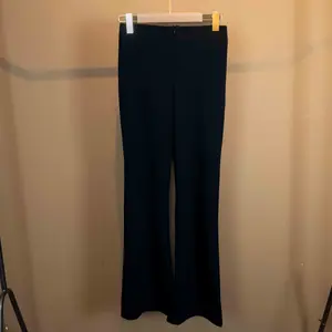 ANYA Flare Pants – Slim & Chic Look