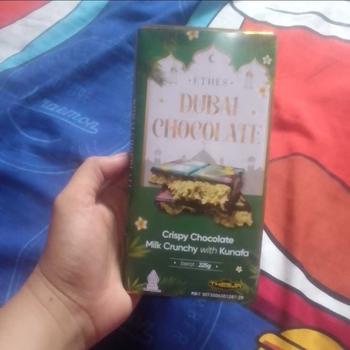 Product Review of DUBAI VERSI RAMADHAN LEBARAN IDUL FITRI crispy pistachio coklat kunafe chocolate bar dubai halal from D**i 0