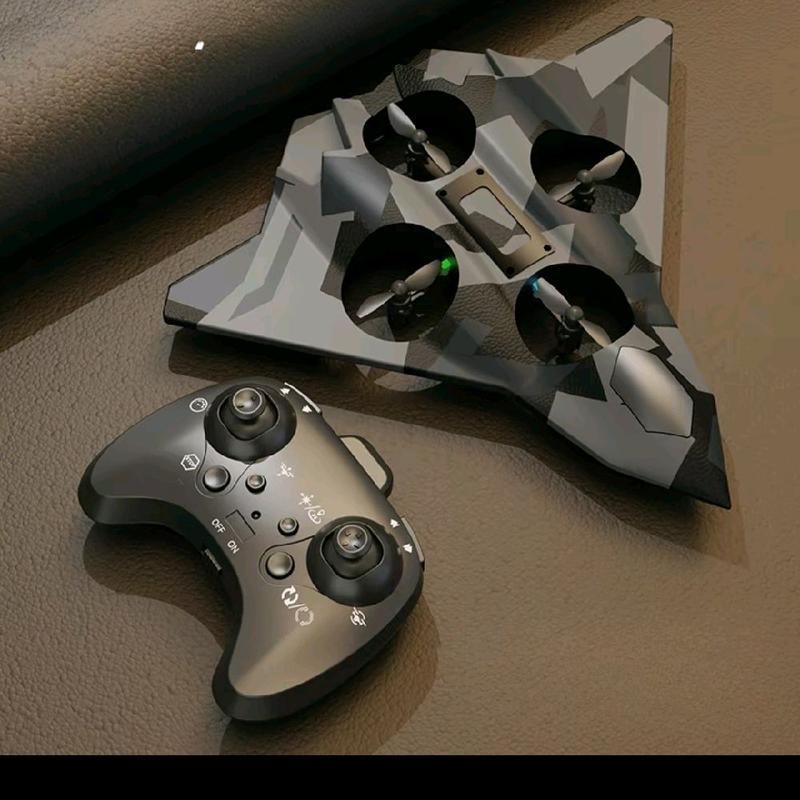  Máy bay điều khiển chiến đấu cz36 và kiếm bay điều khiển nhào lộn. 