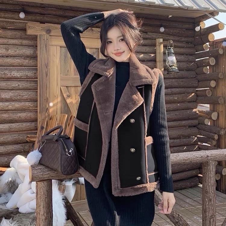 Áo Khoác Gile Da Lộn Mỏng lót lông tho có 2 túi vuông cúc đóng mã 915   thời trang nữ phong cách trẻ Top Women