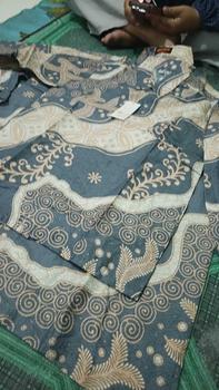 Product Review of SH38.Kemeja Batik Pria lengan Panjang Couple Ayah dan Anak Bahan Katun premium Lapis Furing Warna Abu Abu Cream from T**y 0