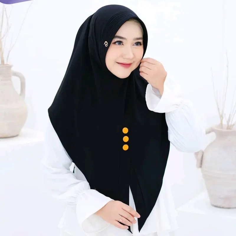 Nelaa Daffi hijab Variasi Kancing dengan warna senada 4