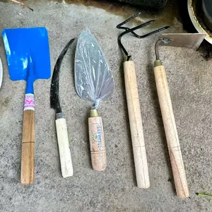 Paket hemat 5 alat berkebun sendok semen+pacul mini+garuk mini+alat skop mini dan alat gergaji tananaman