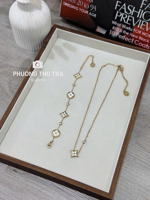 Set Trang Sức Cao Cấp Hot Trend Nữ Tính Gồm Cổ Và Lắc Tay PTT