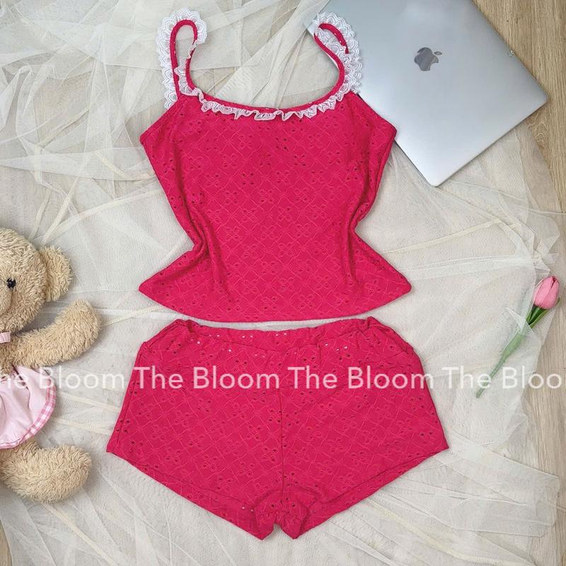 THE BLOOM [CÓ MÚT] Set Bộ Đồ Ngủ Nữ 2 Dây Dáng Ôm Viền Ren Có Sẵn Mút Mềm Và Quần Mini Ngắn Ôm Chất Thun Lỗ Mềm Mịn, Bộ Đồ Ngủ Nữ Ôm Body Mùa Hè - SE055