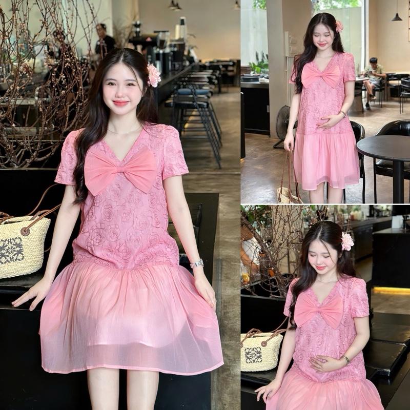 Đầm bầu Sora ren thêu hoa hồng phối nơ lớn tiểu thư cổ V form đuôi cá trẻ trung