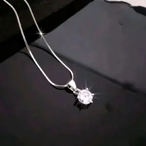 Kalung Belut Silver Wanita Dewasa Bonus Liontin Mata Satu Silver Elegan dan Mewah untuk Tampilan Lebih Cantik