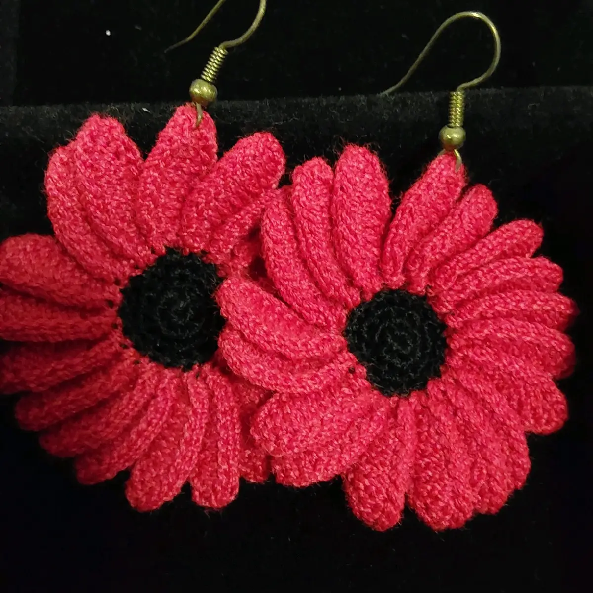 earrings- red flowers pair for your matching with your pretty outfits