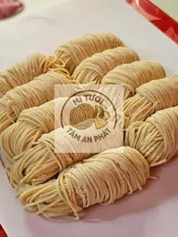 Sợi mì trứng tươi người Hoa hay nấu mì cay, mì bò cay