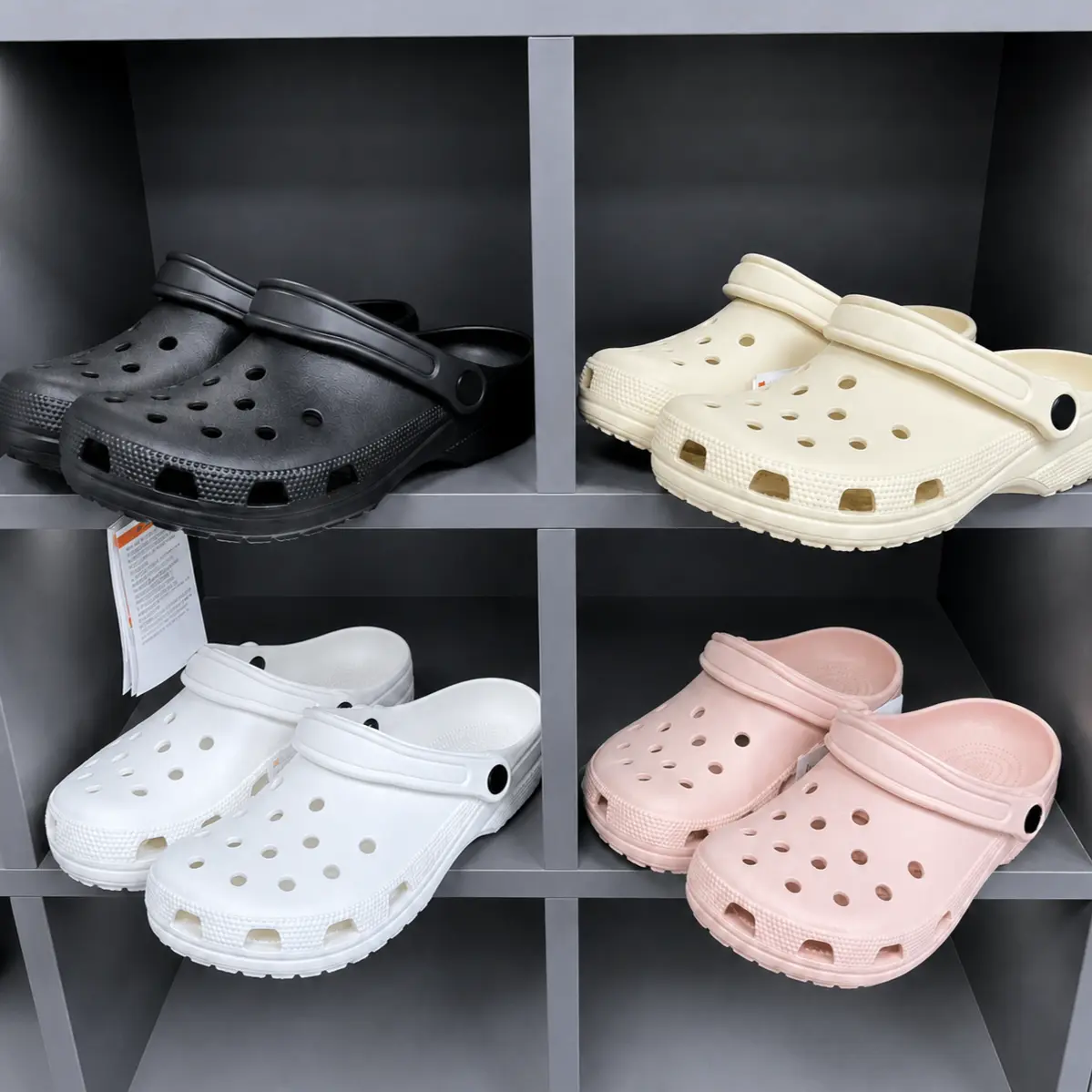 Sandal Clog Pria Wanita Classic Ringan Anti Selip Sepatu Pantai Nyaman Casual Sendal Kasual