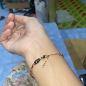 [1.1 Diskon Spesial Tahun Baru] Spar.co Gelang Tali Titanium Cantik Elegan benang rajut Pembawa Keberuntungan dan Rezeki Mutiara Gold & Silver Laser - Couple Bracelets Dengan Ikatan Tali Merah Nagita  vintage SP-AAD1231 (A) Promo Unlimited