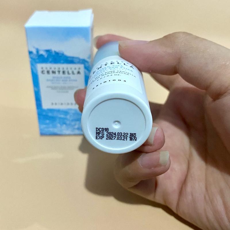 SKIN1004 Hyalu-cica Silky-fit Sunstick SPF50+ PA++++ 7gr 1