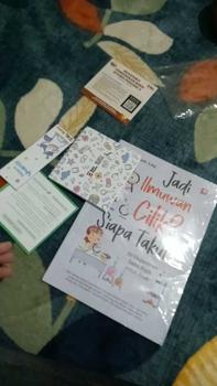 Product Review of BUKU EDUKASI ANAK: JADI ILMUWAN CILIK? SIAPA TAKUT? (99 Eksperimen Sains Asyik untuk Anak) Soft Cover from r**0 0