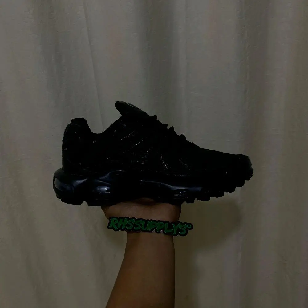 [RHSSUPPLY] SEPATU SNEAKERS TN PLUS - TRIPLE BLACK