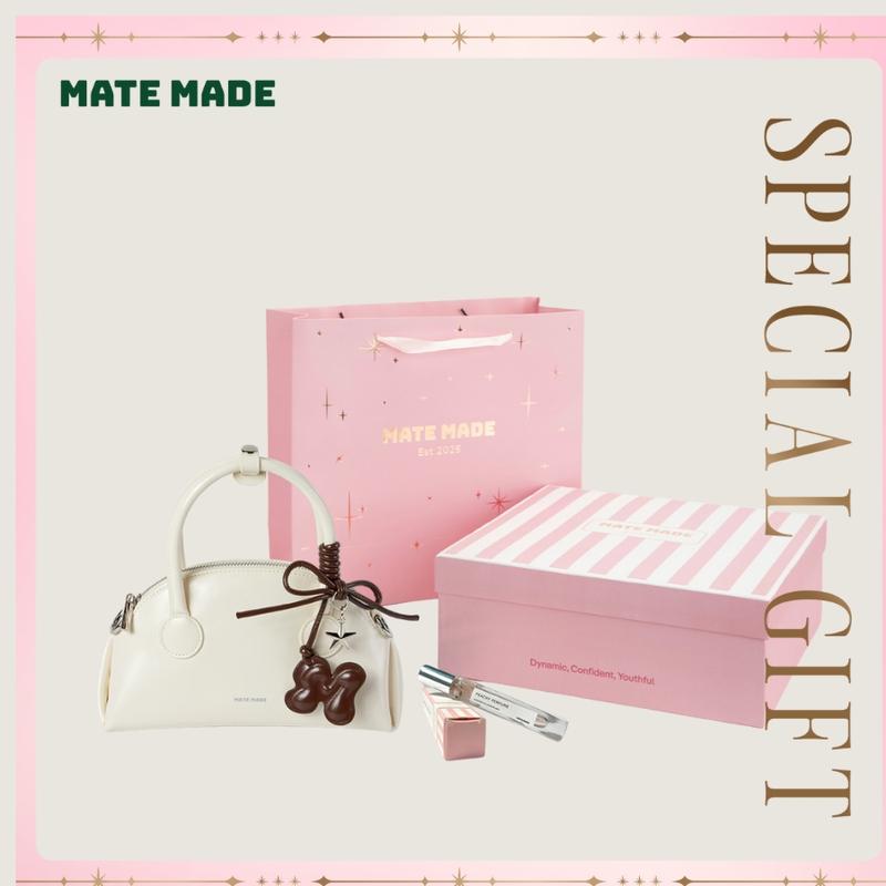 DEAL ĐỘC QUYỀN TIKTOK Combo Quà Tặng Macaron MATE MADE Gift Box – Túi Xách Macaron + Charm + Nước Hoa Peachy + Hộp Quà Hồng Kẻ Trắng