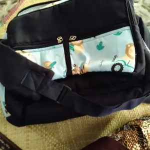 Tas Bayi Besar Multifungsi Saku Karakter Tas Besar Slempang