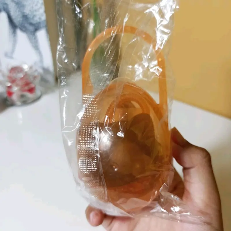 empeng bayi dwngan rantai dan kotak 0