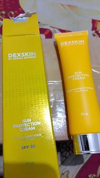 Product Review of DEXSKIN BY DERMA EXPRESS Suncreen protection Cream ( Aesthetic Clinic of the year in Asia Pacific) from f**a 0