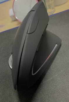 Product Review of Tetikus Permainan Menegak Tanpa Wayar, Ketibaan Baru, Tetikus Optik Ergonomik, 1600DPI, Sesuai untuk Pemain Permainan from I**p 1