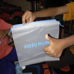 Kitty Mom Pouch Serut (Tas Travel)