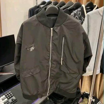 Áo Khoác Bomber Gió Dù Đính Ghim Băng D2 Dày Dặn Dáng Rộng