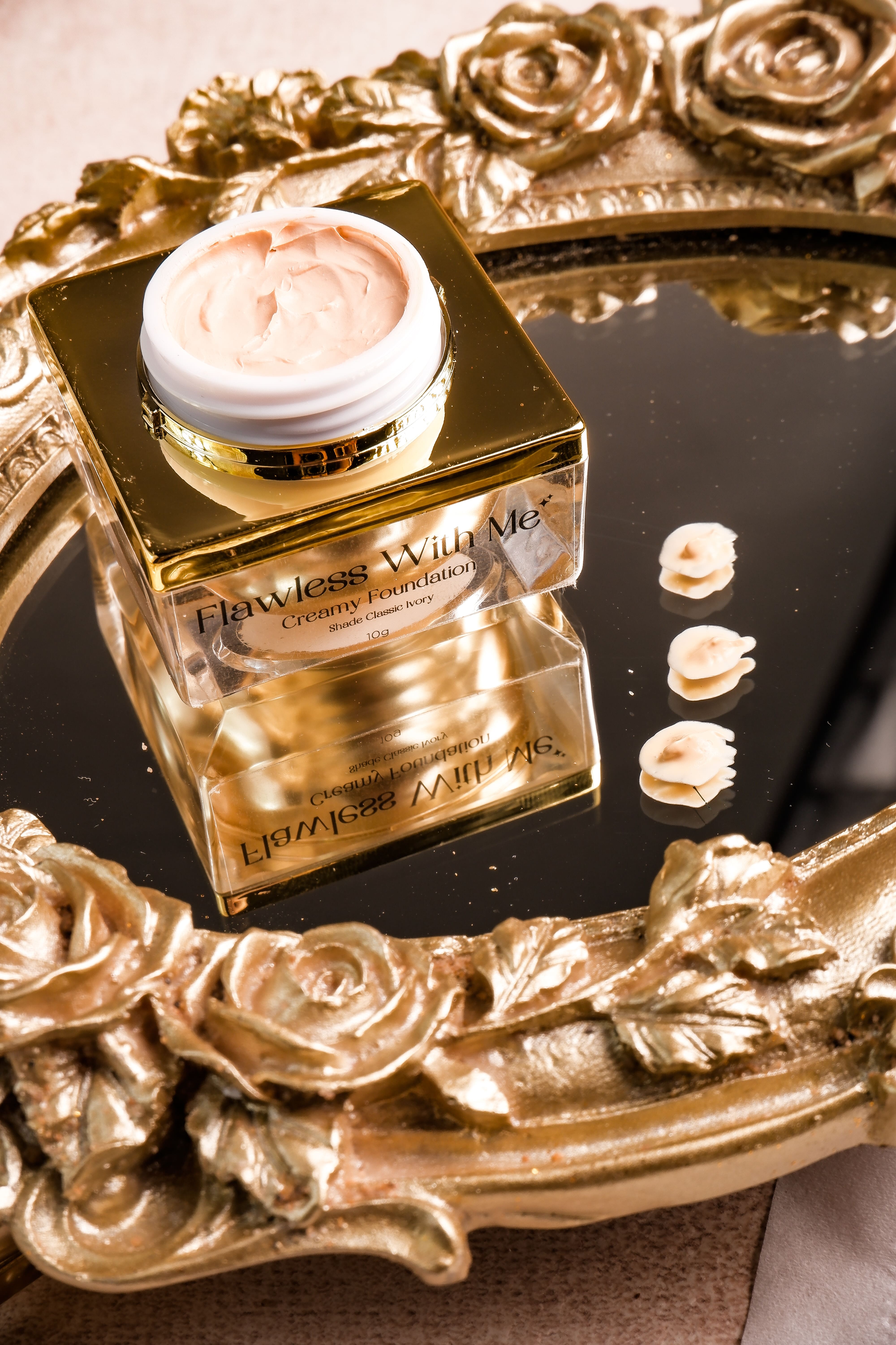 Flawless With Me Creamy Foundation SPF 30 - dr. Netha Glow Expert