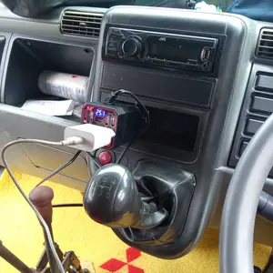 Inverter Mobil 220V 200W，Konverter Daya DC ke AC，Charger Mobil Universal untuk Mobil Truk，Port USB Charger，Alat Konversi Daya Aman Mudah Pakai