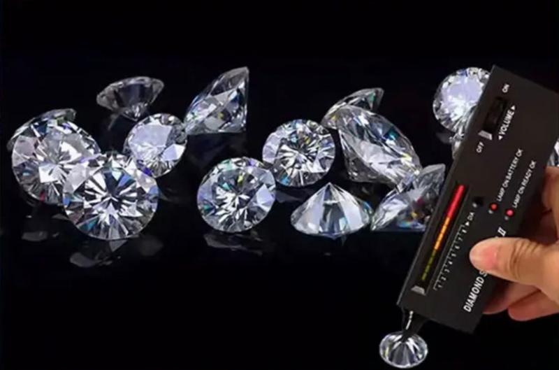 Product Introduction of Moissanite ring [Star Orbit Ring] 1 carat fashion classic Mosaic 8