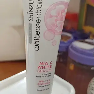 Shinzui WHITEssentials Double Brightening Facial Wash Snow Mushroom mini 20 ml | Sabun Cuci Muka Mencerahkan dengan Niacinamide