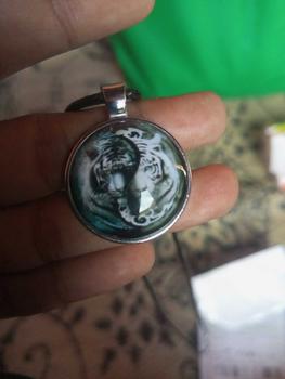 Product Review of Kalung Liontin Yin Yang Art Kaca Cembung Tali Kulit Rantai Stainless Steel from b**4 1