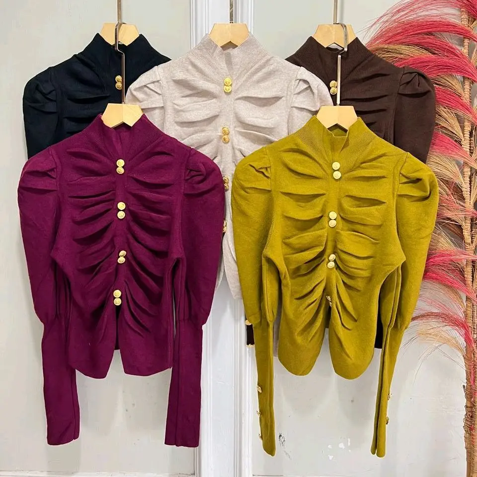 Alika Bluse Rajut Wanita Variasi Kancing Lengan Puffy