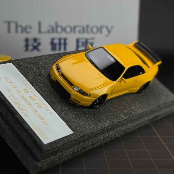Jual ZONZO Studios The Laboratory 1:64 Garage Active R33 Active