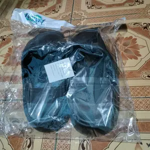 Sandal Slop Pria Wanita Kekinian Bahan EVA Anti Slip Empuk Nyaman Ideal untuk Aktivitas Outdoor dan Indoor Shoes