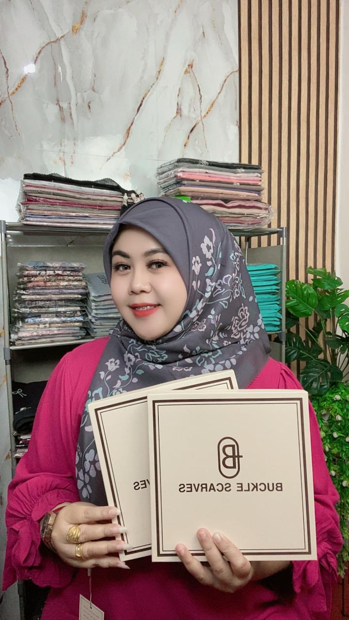 Product Introduction of PROMO RAMADAN BUCKLE SCARVES LOGO KEMASAN BOX EKSLUSIF TERBARU Muslim Square Jilbab Katun 3